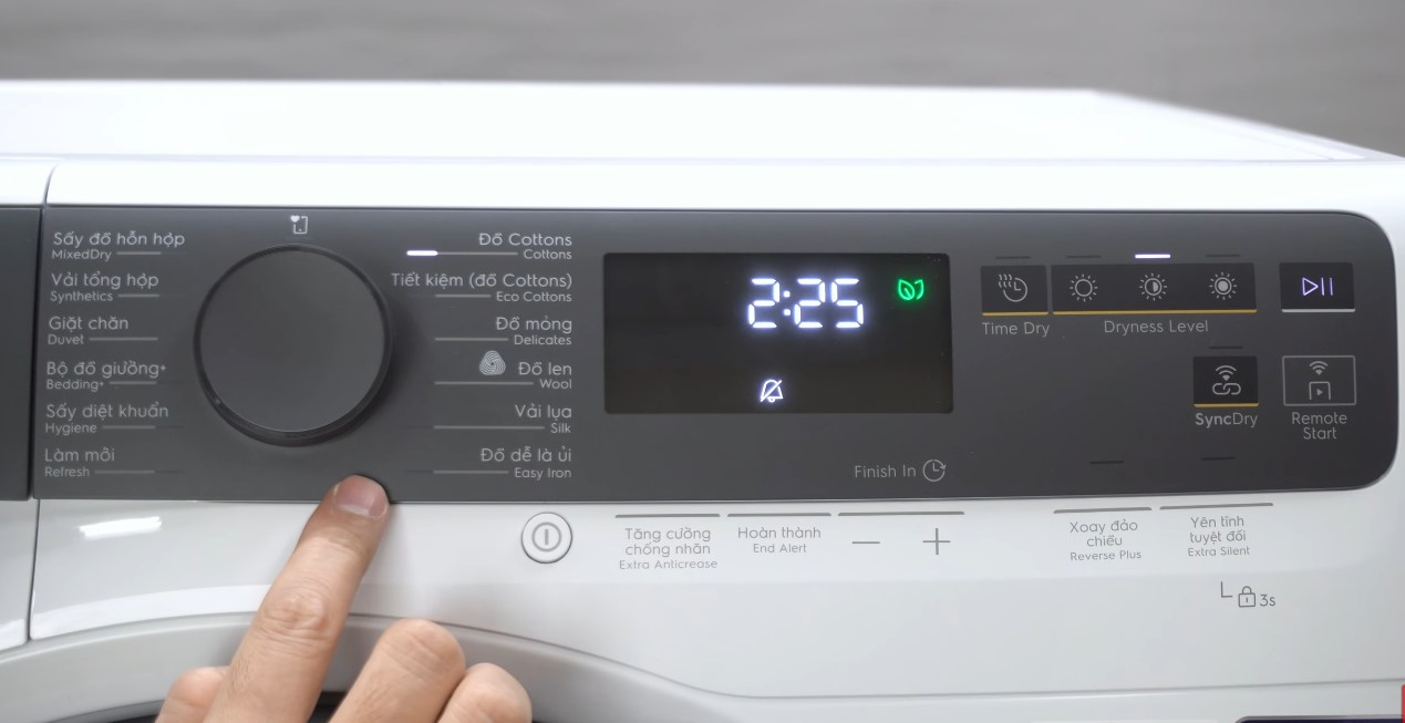 huong-dan-su-dung-may-say-quan-ao-electrolux-edh903r7wc.jpg